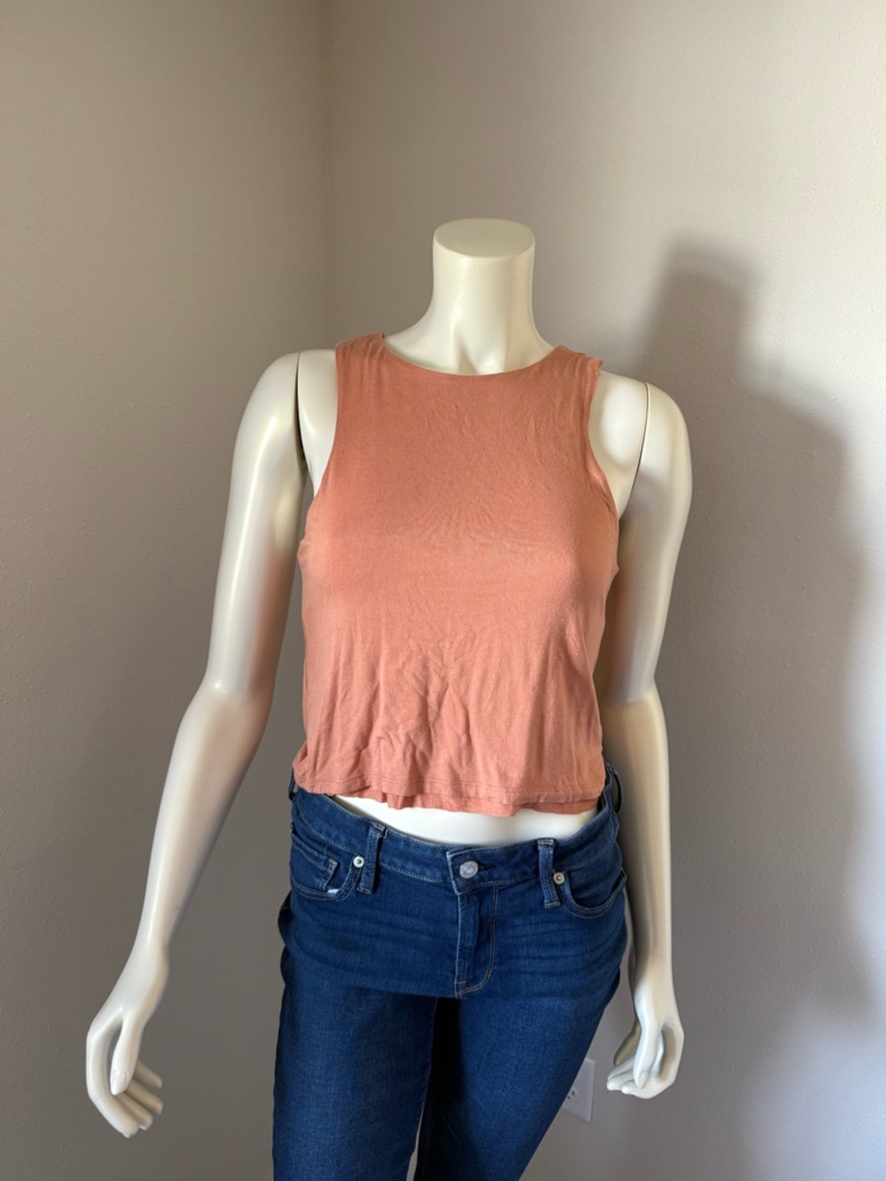 Women's Sleeveless Cropped Tank Top - Peach